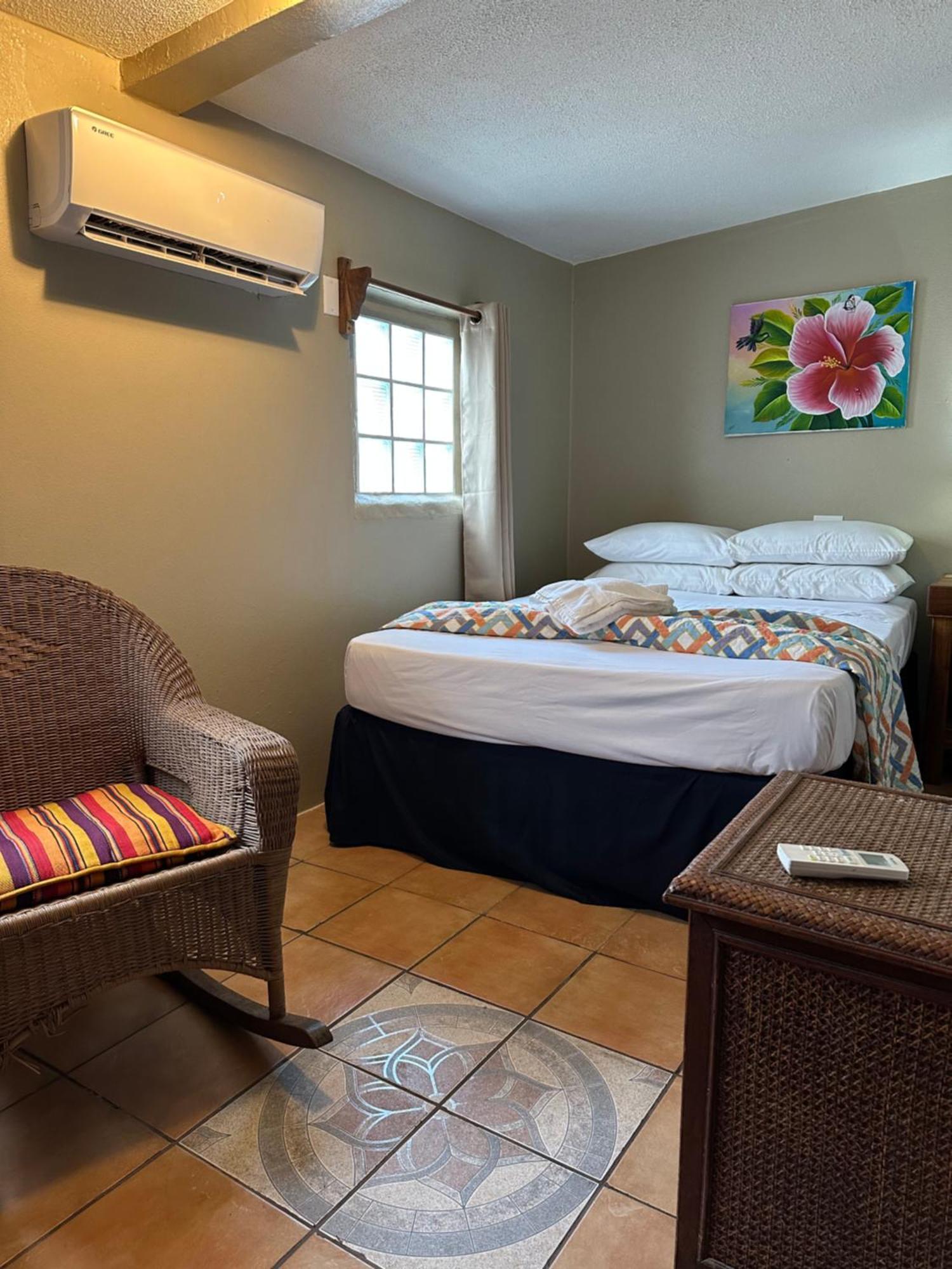 All Seasons Belize Hopkins Quarto foto